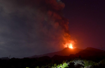 Hosszasan folytatódnak a lüktető vulkánkitörések az Etnán (InfoStart)